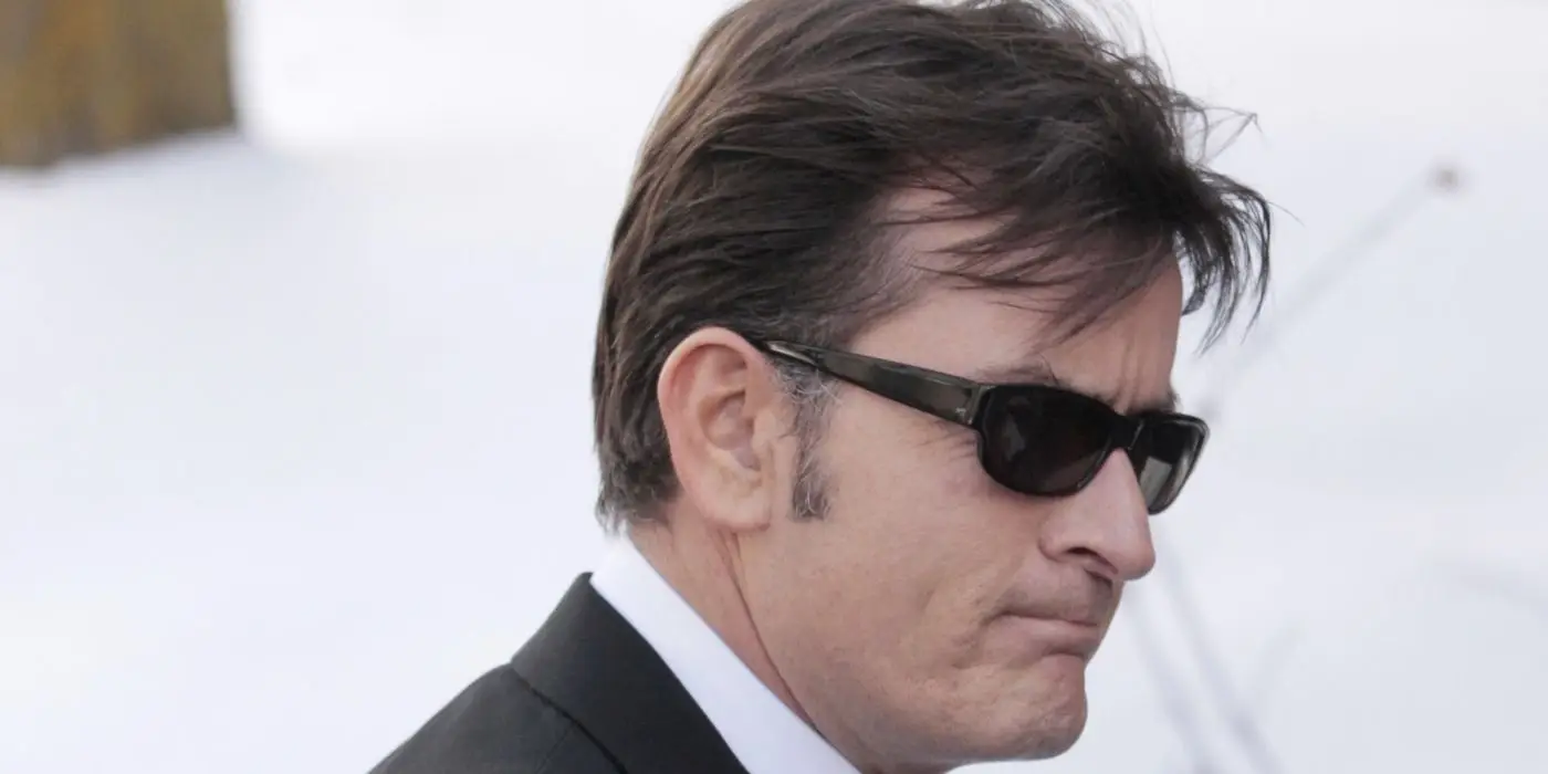 Charlie Sheen ved retten i Colorado