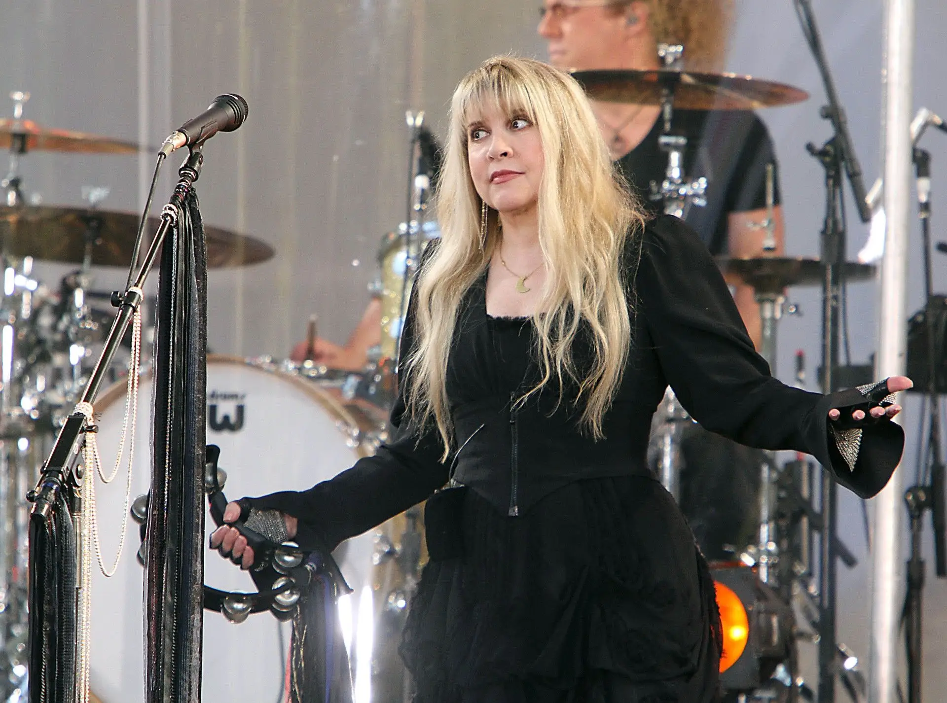 Stevie Nicks se apresentando