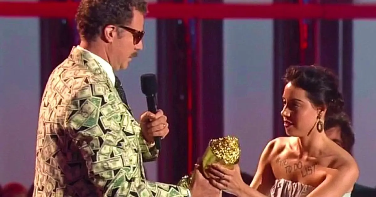 En reporter sa att han kände den 'sexuella spänningen' mellan Aubrey Plaza och Michael Cera under deras intervju med röda mattan