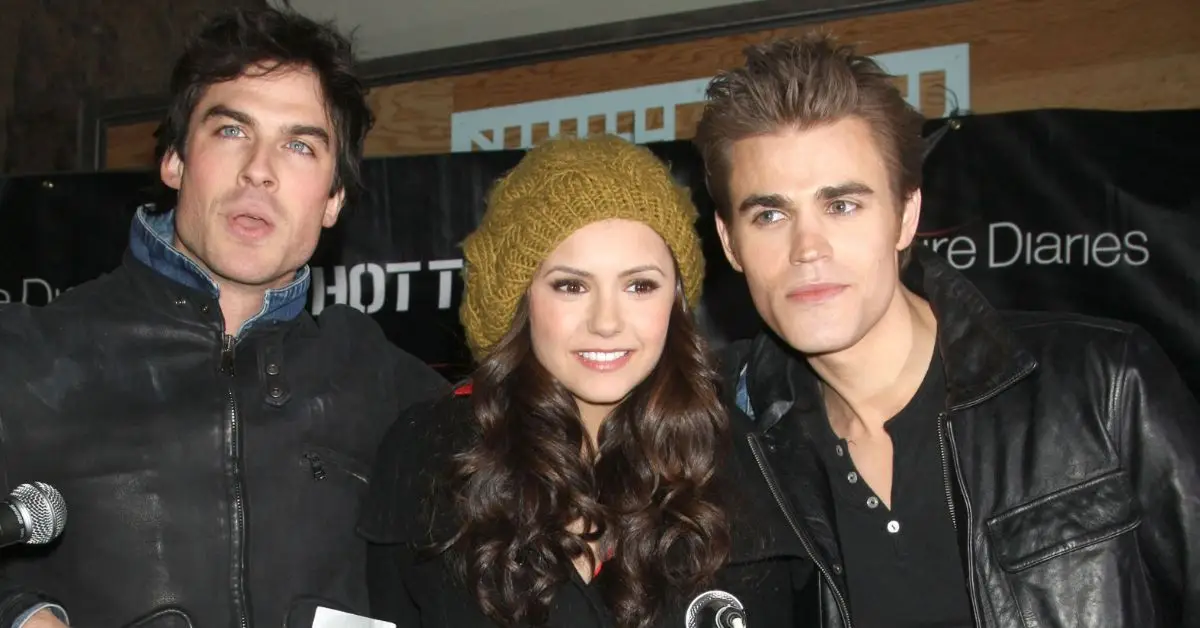 Ian Somerhalder, Nina Dobrev et Paul Wesley lors d'un événement.