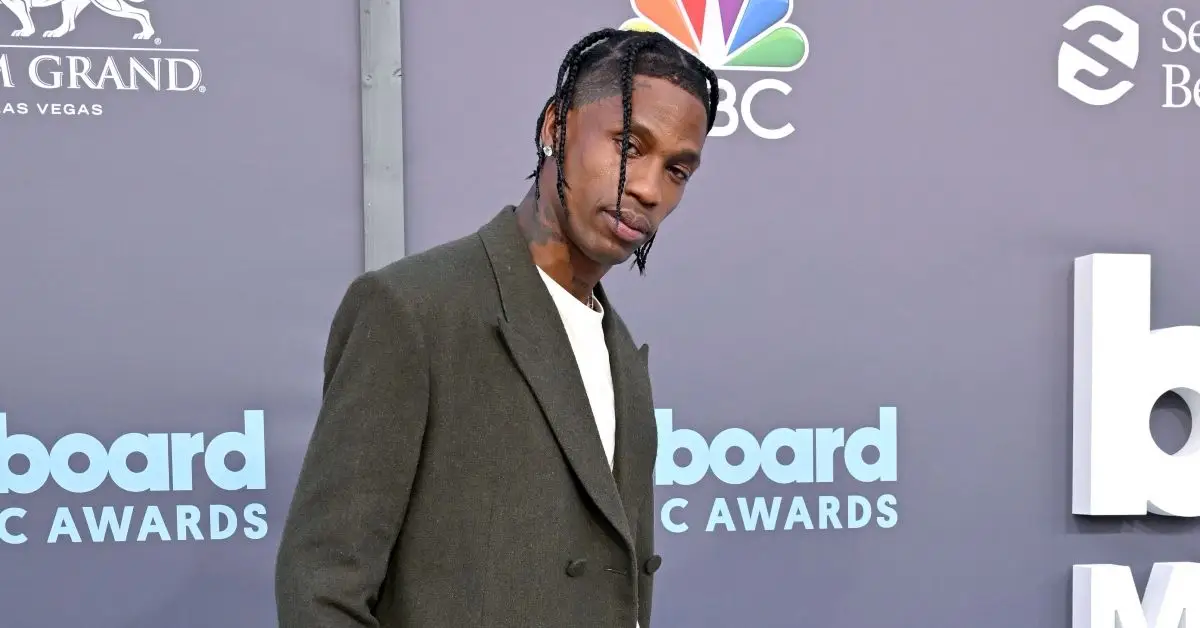 Travis Scott auf dem roten Teppich