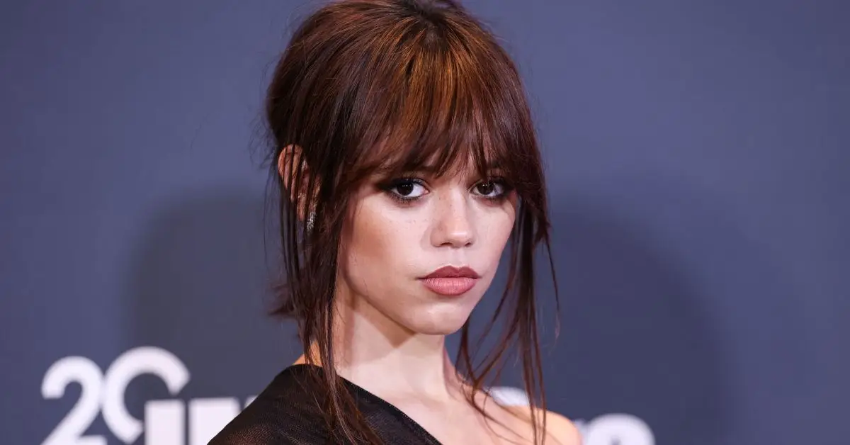 Jenna Ortega sembla ruda