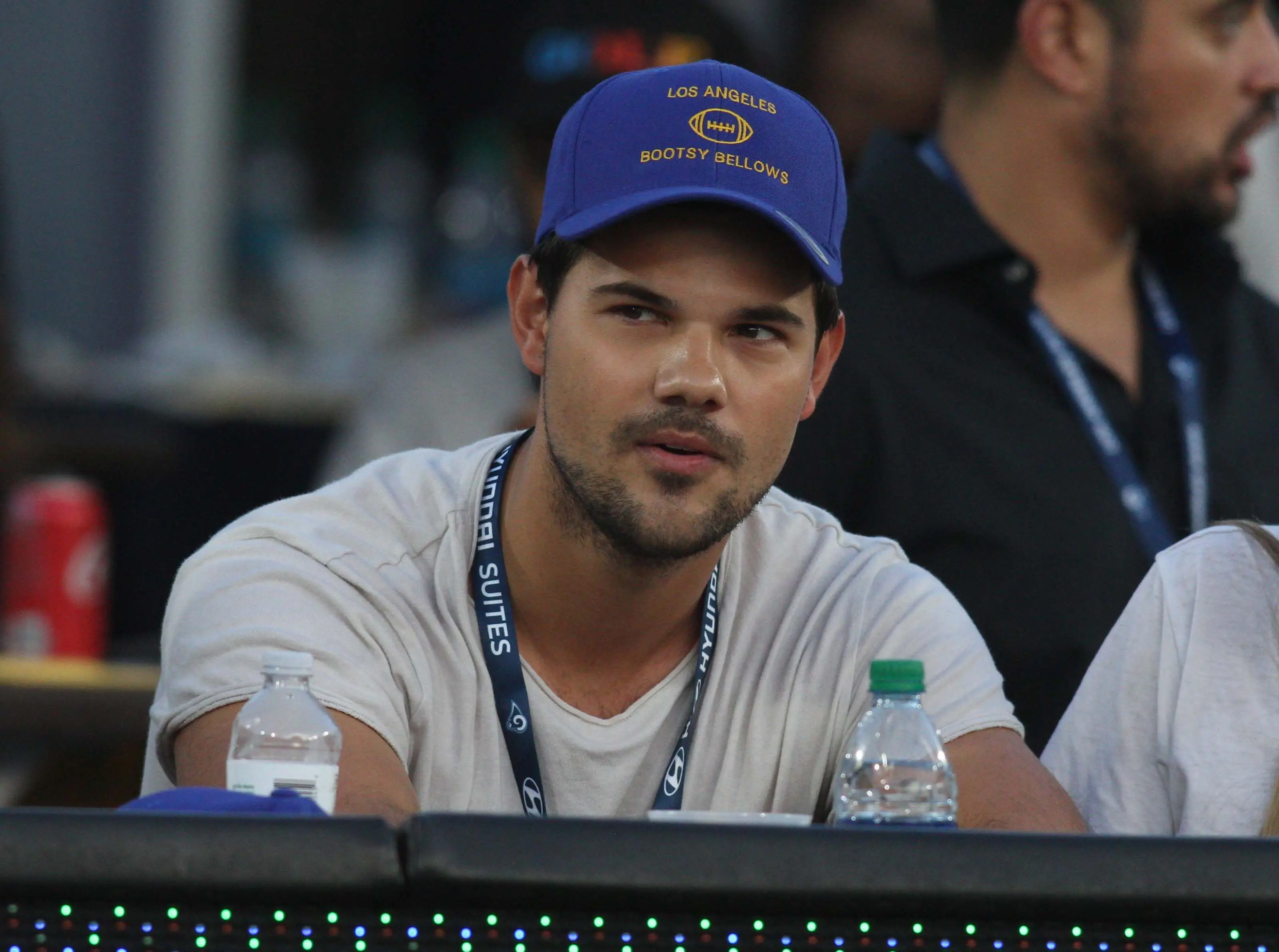Dlaczego Taylor Lautner naprawdę opuścił Hollywood i co teraz robi?