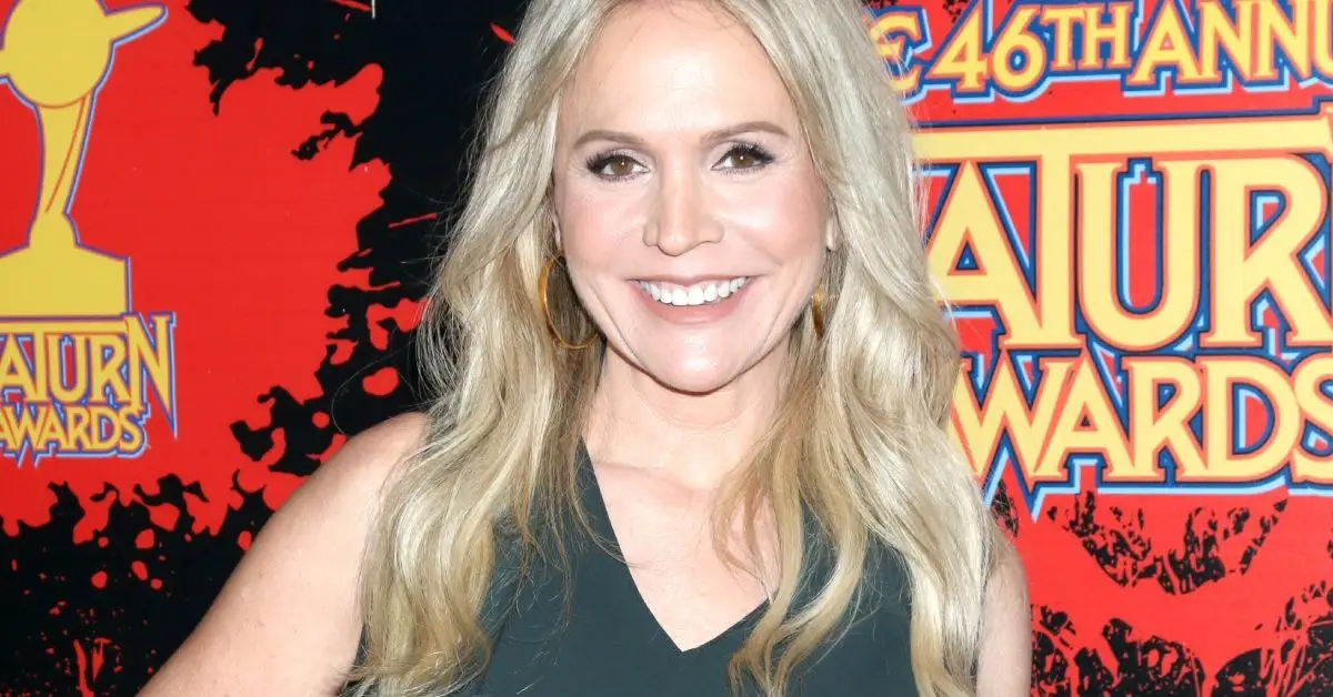 Barbara Alyn Woods posiert bei einer Veranstaltung