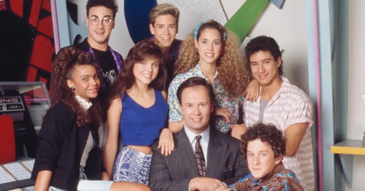 Salvo pela sessão de fotos do elenco de Bell