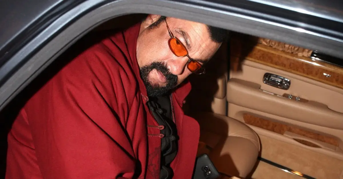 Steven Seagal ved åbningen af ​​sit nye U-bådsurdesign i Moskva