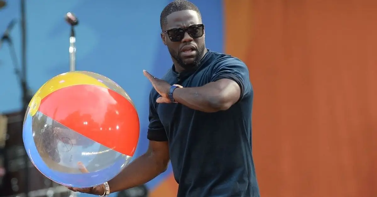Kevin Hart monte sur scène alors qu'Imagine Dragons rejoint la série de concerts d'été Good Morning America