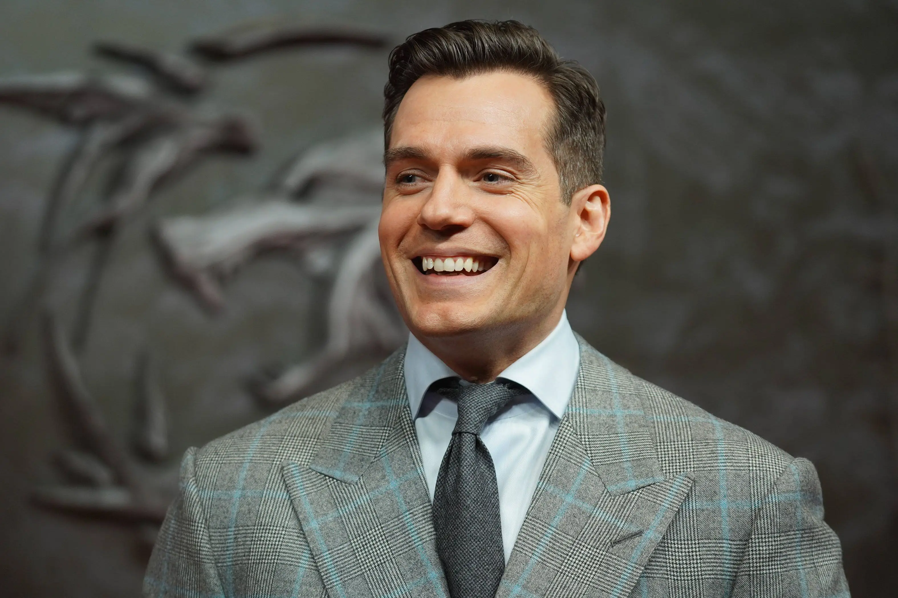 The Witcher Showrunner לורן הישריץ' חשף את מאבקי העבודה עם הנרי קאוויל