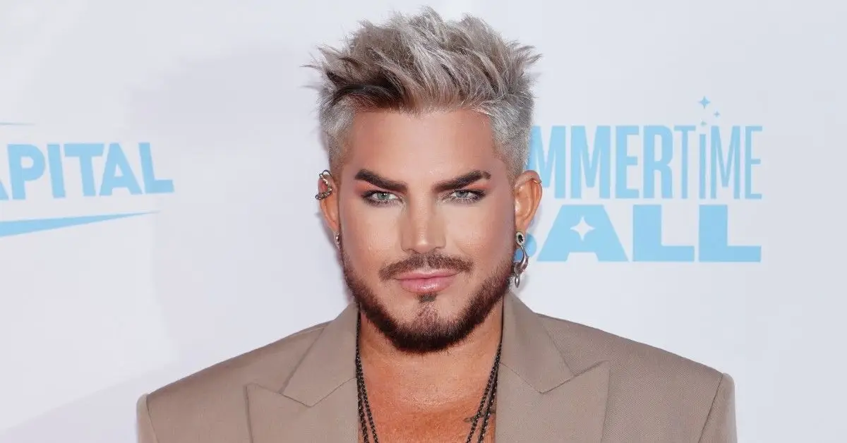 아담 램버트(Adam Lambert)가 아메리칸 아이돌(American Idol) 이후 순자산 4,500만 달러를 모은 방법