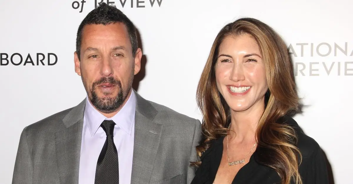 Adam Sandler und Jackie Sandler posieren für Fotos