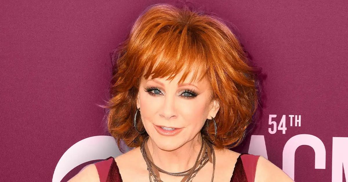 Reba McEntire 짧은 빨간 머리