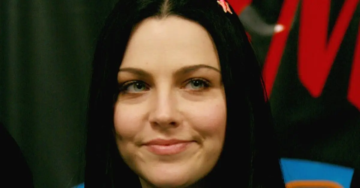 Amy Lee posant pour une photo lors d'un événement