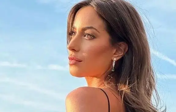 Ines De Ramon Selfie