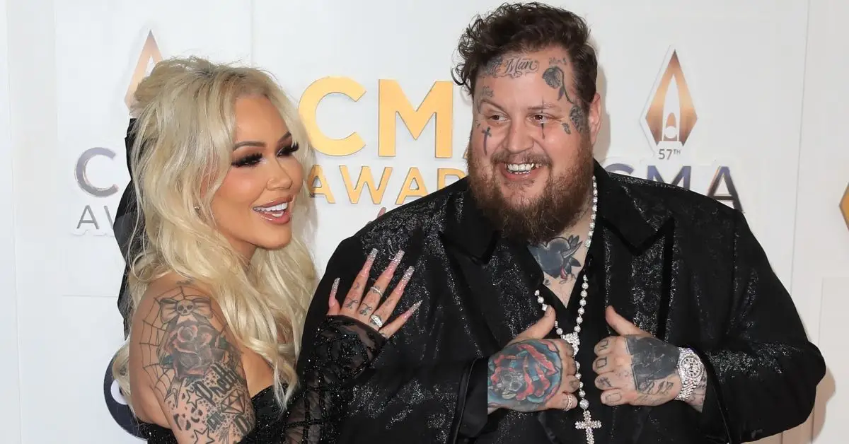 Jelly Roll e Bunnie Xo sul tappeto rosso