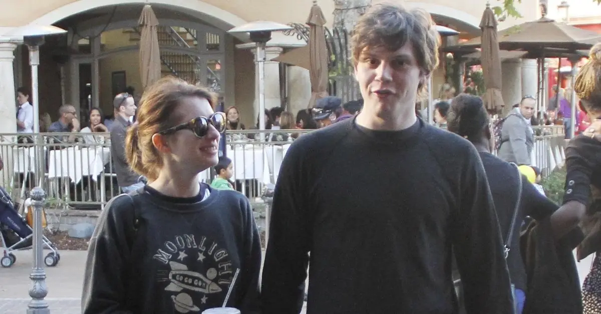 LA의 엠마 로버츠와 에반 피터스