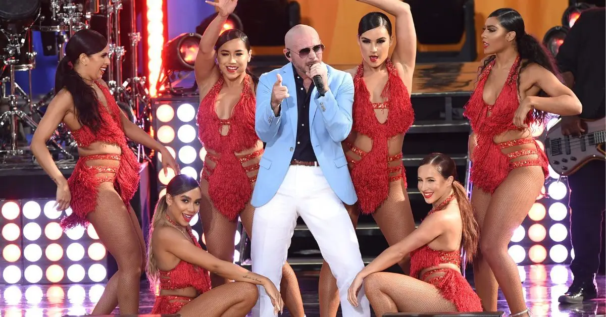 ピットブルはどのようにして1億ドルという巨額の純資産を築いたのか