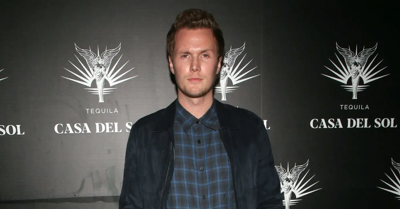 בארון הילטון השני על השטיח האדום