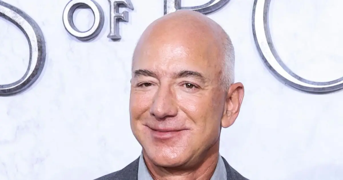 Det finns en förklaring till varför Jeff Bezos barn är anonyma (och hans fästmös son finns på sociala medier)