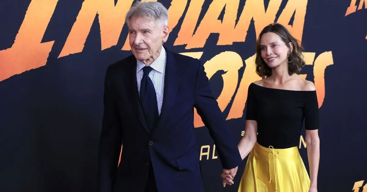 הריסון פורד היה נסער בעליל לאחר שנשאל על הסצנה ללא חולצה שלו באינדיאנה ג'ונס 5