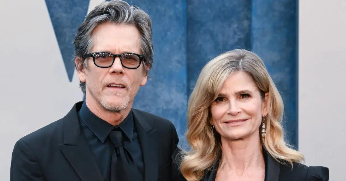 검은 옷을 입은 카이라 세지윅(Kyra Sedgwick)과 케빈 베이컨(Kevin Bacon)