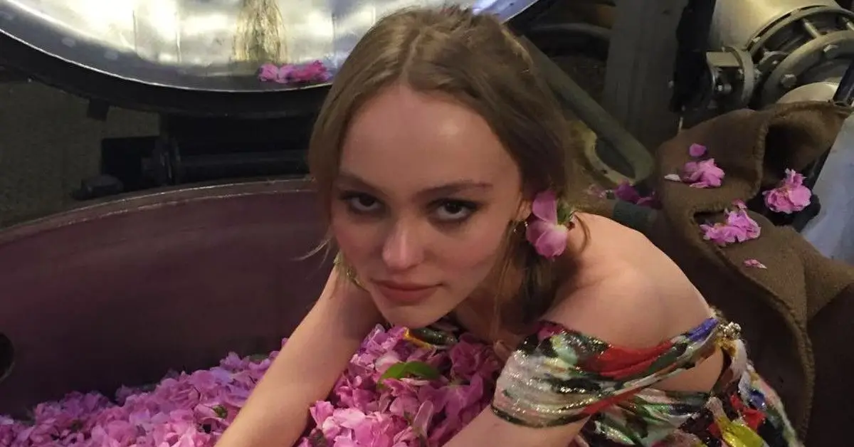 Lily Rose Depp(1)