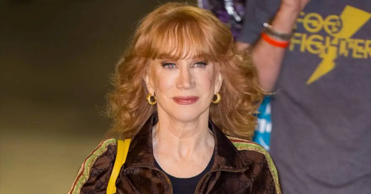 צילום פפראצי של קתי גריפין