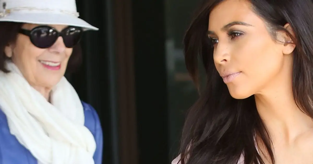 Kim Kardashian con su abuela Mary Jo