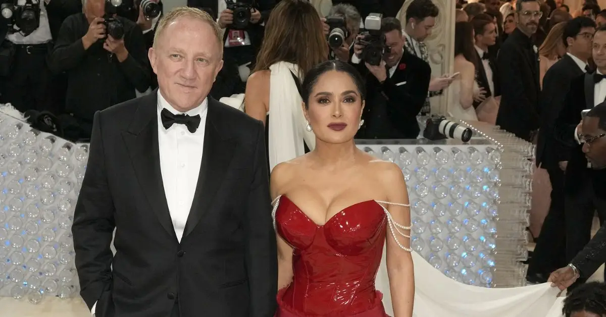 Francois-Henri Pinault a Salma Hayek na Met Gala v roku 2023 - Karl Lagerfeld: Línia krásy v Metropolitnom múzeu umenia