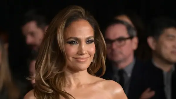 Všetky zásnubné prstene Jennifer Lopez, zaradené