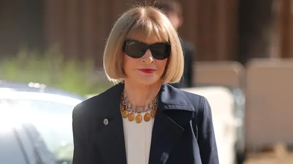 anna wintour at paris fashion week 2025