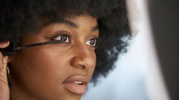 Evita questi errori del mascara che ti fanno sembrare più vecchio