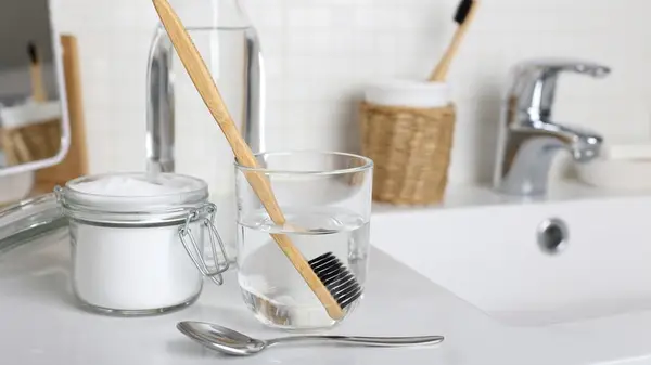 baking soda and vinegar near sink