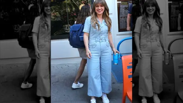 Kelly Clarkson outside of Tom