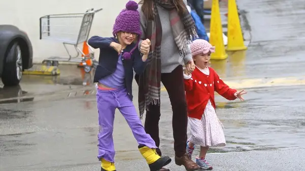 Jennifer Garner holds hands with daughters, Violet and Seraphina, in Los Angeles