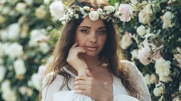 15 bruddräktdesigners som prioriterar äkthet och hållbarhet