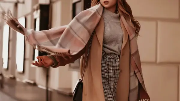 Cropped sweater with pants 