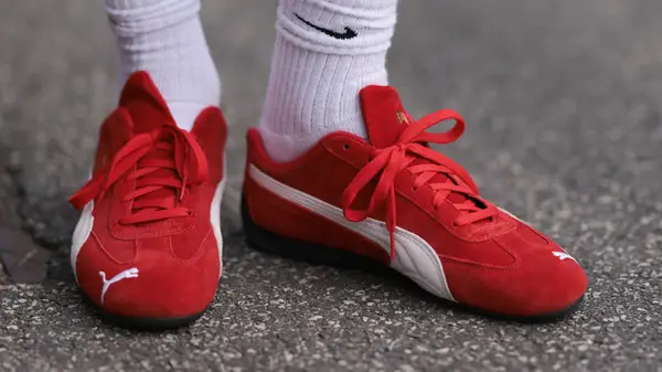 4 tendenze delle scarpe da evitare nel 2025 a meno che tu non voglia guardare obsoleto