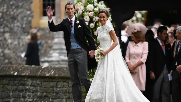 Pippa Middleton marries James Matthews