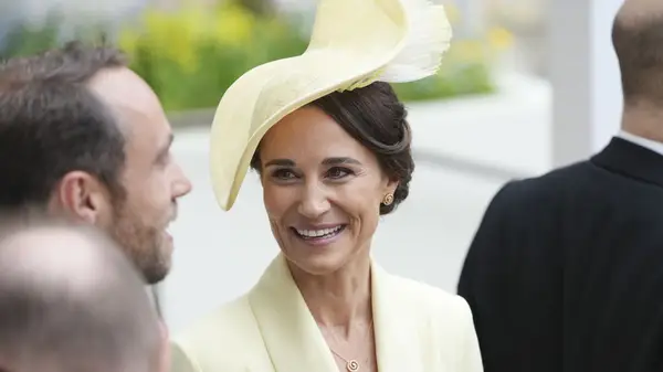 תלבושות של פיפה מידלטון שגרמו לערבוב