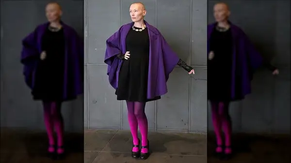 Fashion blogger wearing ombre tights