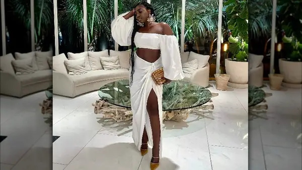 Glamorous all-white summer outfit