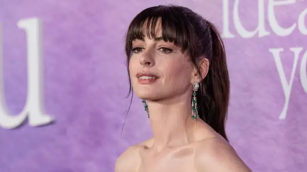 Anne Hathaway Outfits, die völlig flach fielen