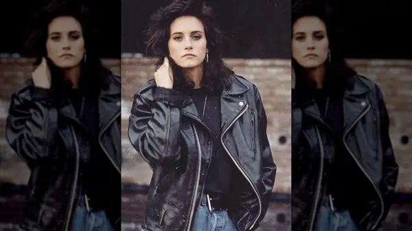 Courteney Cox in a classic leather jacket