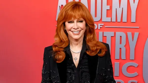 Reba McEntire har bär några kryddig kläder under åren
