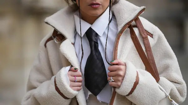 2023 타이 트렌드는 거리 스타일을 높이기 위해 여기에 있습니다