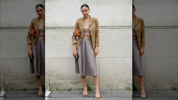 Pleated midi skirt suit summer outfit