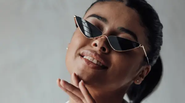 reflective cat-eye sunglasses