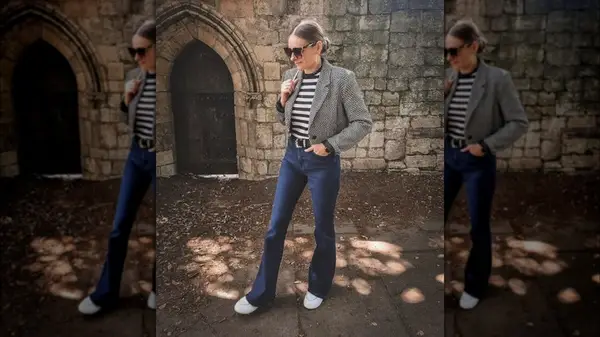 Woman wearing sneakers and jeans