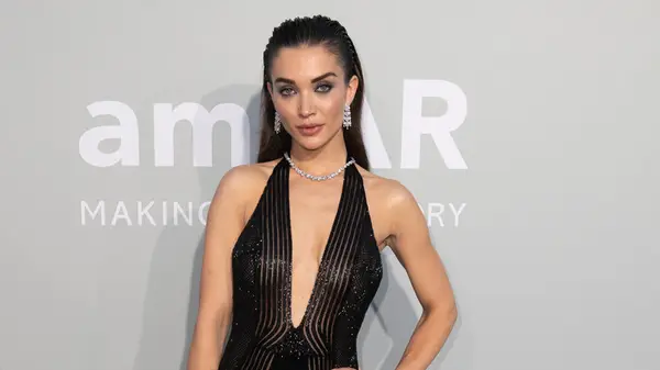 Woman wearing a diamond necklace 