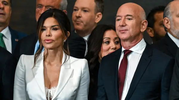 Gli abiti più inappropriati agli eventi politici che ci hanno lasciato sbalorditi